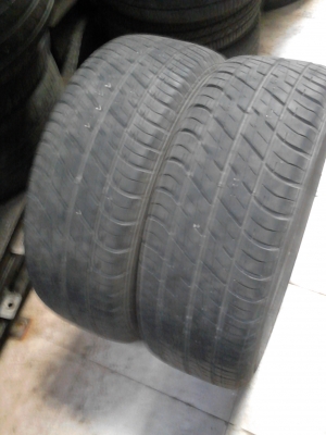 215/65R15  BRIDGESTONE  LEO 627  มี 2 เส้น โทร.081-427-3941