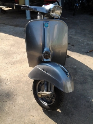 ขาย vespa sprint 150 อิตาลีหัวเหลียมสวยๆครับ no book รถอยู่ชัยนาทครับ เครื่องดี สีสวยๆ มีของแถมให้ครับ ราคา 34,500 บาทครับ