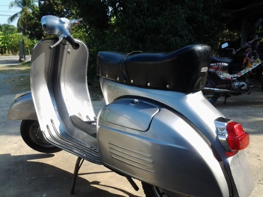 ขาย vespa sprint 150 อิตาลีหัวเหลียมสวยๆครับ no book รถอยู่ชัยนาทครับ เครื่องดี สีสวยๆ มีของแถมให้ครับ ราคา 34,500 บาทครับ