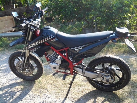 ขาย/แลก/เทริน ขาย Kawasaki D- Tracker 125 สวิงอาม N-Pro สวยๆขี่หล่อ ทะเบียนพร้อมโอน เอกสารครบ ของแต่งตามรูปเลยครับ รถอยู่ชัยนาทครับ ราคา 45000 บาท สนใจติดต่อ 0826336557 โป้งครับ ราคาต่อลองกันได้ครับ.