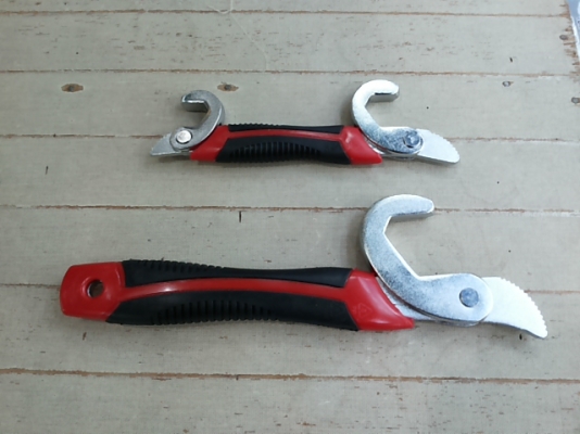 ประแจอเนกประสงค์ ไม่ต้องพกประแจหลายตัวให้ยุ่งยาก ชุดนี้ชุดเดีบว ขันน็อตได้ตั้งแต่ 9 - 32 มม. ประแจอเนกประสงค์ ไม่ต้องพกประแจหลายตัวให้ยุ่งยาก ชุดนี้ชุดเดีบว ขันน็อตได้ตั้งแต่ 9 - 32 มม.