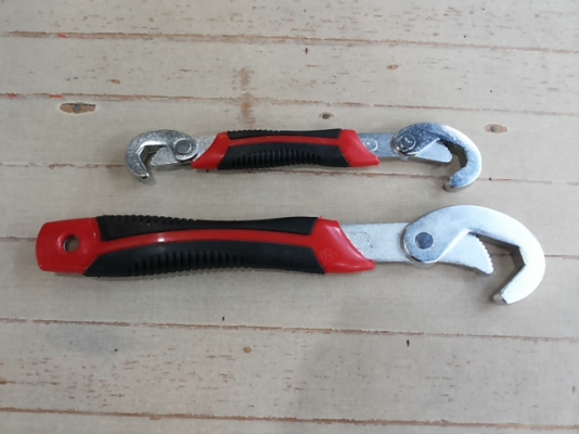 ประแจอเนกประสงค์ ไม่ต้องพกประแจหลายตัวให้ยุ่งยาก ชุดนี้ชุดเดีบว ขันน็อตได้ตั้งแต่ 9 - 32 มม.