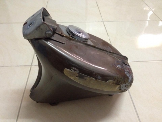 ขายถังน้ำ Honda C-50,100 ไม่ผุ งานเก่าเหล์กหนาๆ ราคา 800 บาทพร้อมส่งครับ 083-0754211