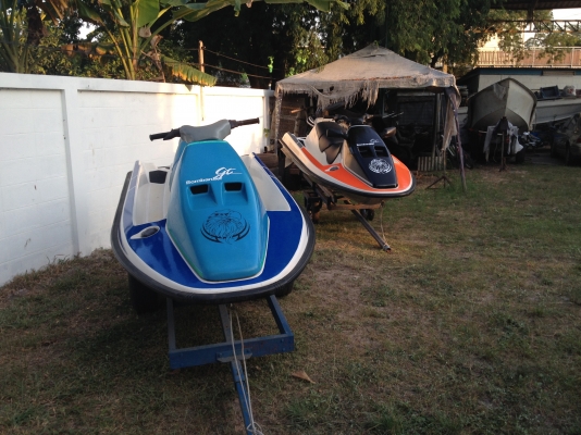 ขายเจ็ทสกีSeadoo เครื่องแน่น(ขายสองลำยกชุดพร้อมอุปกรณ์)