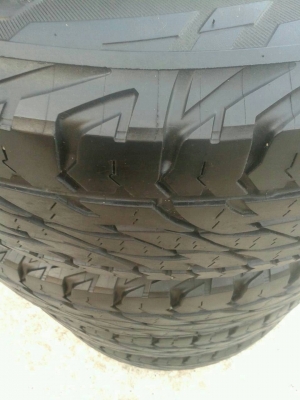 ขาย 5,800 ยาง AT BRIDGESTONE 265/65/17 ครับ