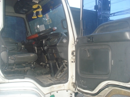 ขาย 6 ล้อ ตู้แห้ง 10 บาน ISUZU FTR ยาว 7.20 เมตร (ตู้บรรทุก)