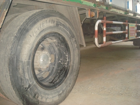 ขาย 6 ล้อ ตู้แห้ง 10 บาน ISUZU FTR ยาว 7.20 เมตร (ตู้บรรทุก)