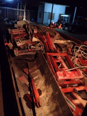 ขายชุดดันหน้าคูโบต้าL4508 ชุดละ33000คับ มีหลายชุดคับ ขายชุดดันหน้าคูโบต้าL4508 ชุดละ33000คับ มีหลายชุดคับ