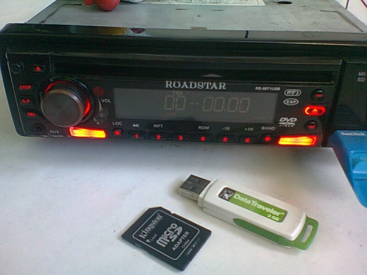 เครื่องเล่นติดรถยนต์ ROADSTAR