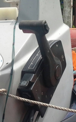 เพื่อนฝากขายเครื่องเรือ40แรงมีทริมไฟฟ้าพร้อมคอนโทรลครบชุด.