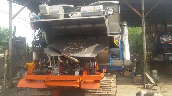 ขายรถเกี่ยวข้าววรพจแท้