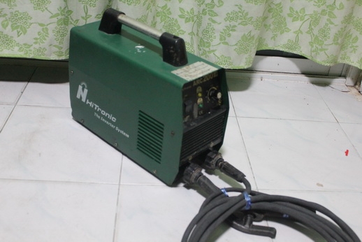 ตู้เชื่อมอินเวอร์เตอร์ HITRONIC ขนาด 200 สภาพพร้อมใช้งานครับ