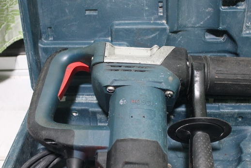 เครื่องสกัดคอนกรีต BOSCH สภาพดีพร้อมใช้งานครับ