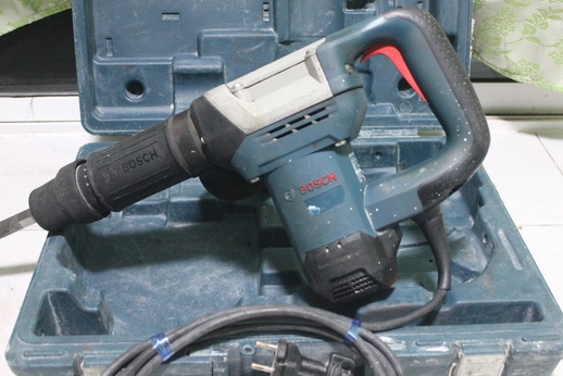 เครื่องสกัดคอนกรีต BOSCH สภาพดีพร้อมใช้งานครับ