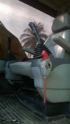 ขายแมคโคร komatsu pc200-7 ใช้งาน5xxxสภาพพร้อมใช้งานขาย1.8ล้าน ขายแมคโคร komatsu pc200-7 ใช้งาน5xxxสภาพพร้อมใช้งานขาย1.8ล้าน