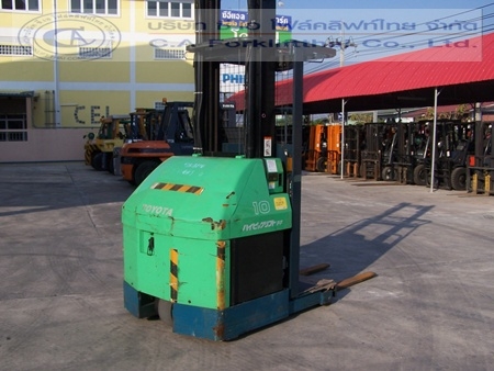 ขายรถยกไฟฟ้าTOYOTA รุ่น FBP10