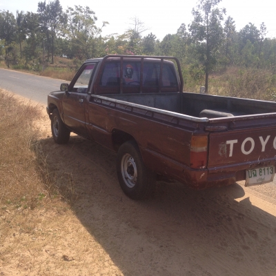 ขาย TOYOTA  HIRO  ไมล์สองหลุม  ปี 31 เครื่องเกียร์ดี คัสซีสวยไม่มีผุ