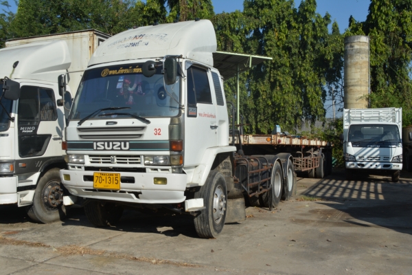 ISUZU Rocky หัวลาก  พร้อม  หางพื้นเรียบ  12.50 m