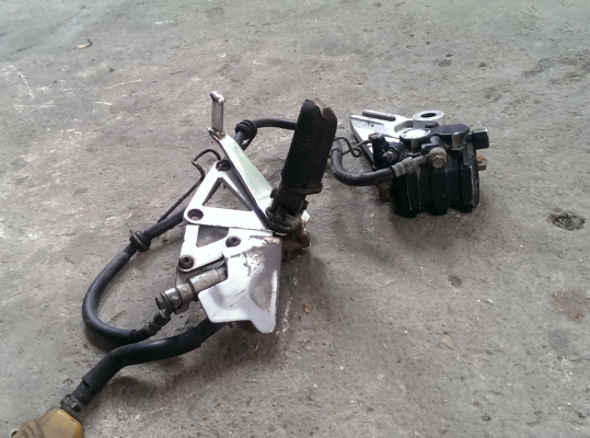 ขายสวิงอามร์ และปั๊มเบรค บน-ล่างของ แกมม่าพร้อมน๊อตแกน