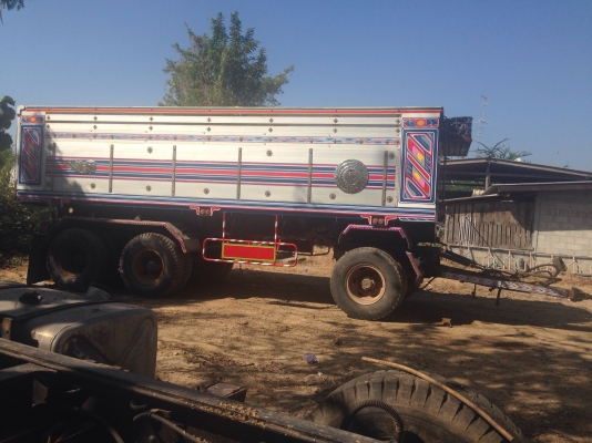 ขายลูกพ่วง 3 เพลาถูกต้อง