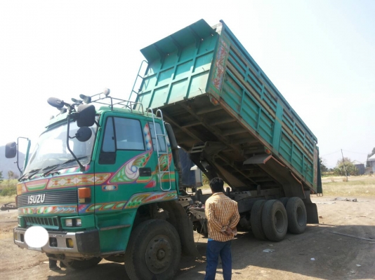 รถบรรทุก ISUZU 10 ล้อใหญ่ 2 เพลา ดั๊มพ์ มีระบบลากลูก ราคา 820,000 บ.