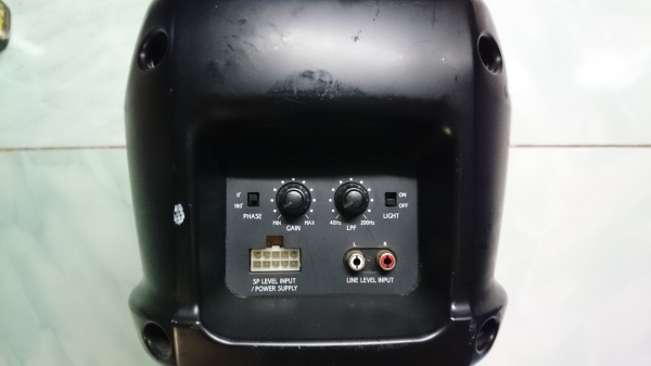 Bazuka รถยนต์ ALPine SWE-1400 Max 220 W