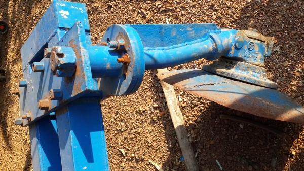 ขายผานยกร่องรถไถฟอร์ด ยี่ห้อ VT