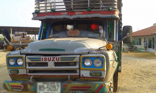 ขายรถบรรทุกสิบล้อหน้ายาวดัมพ์ เครื่อง 6BG-175 แรง 2 เพลา ช่วงล่าง 200 เกียร์ HO สโลด์ F ขายรถบรรทุกสิบล้อหน้ายาวดัมพ์ เครื่อง 6BG-175 แรง 2 เพลา ช่วงล่าง 200 เกียร์ HO สโลด์ F