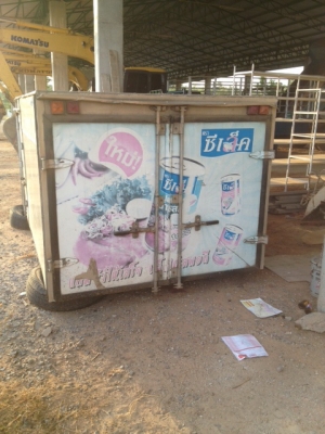 ขายตู้แห้งใส่4ล้อเล็ก