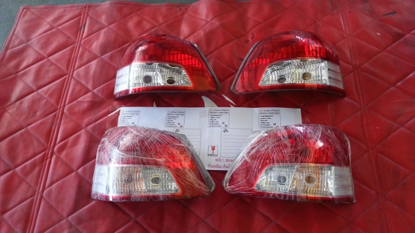 โคมไฟท้าย VIOS ปี08-10 ของแท้มือสอง
