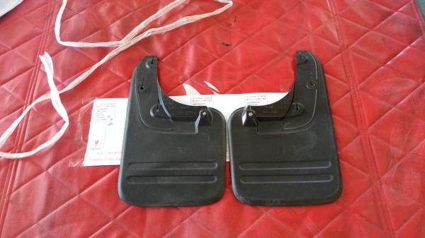 แผ่นพลาสติกกันโคลนล้อหลังวีโก้ตัวต่ำ ของแท้มือสอง