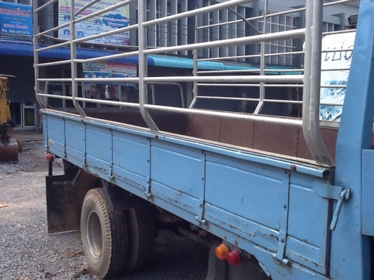 6 ล้อ อีซูสุ  (ไม่ดั้ม)  สภาพพร้อมใช้งาน  (ลองอ่านรายละเอียดด้านล่าางดู) เล่มพร้อม....โอน