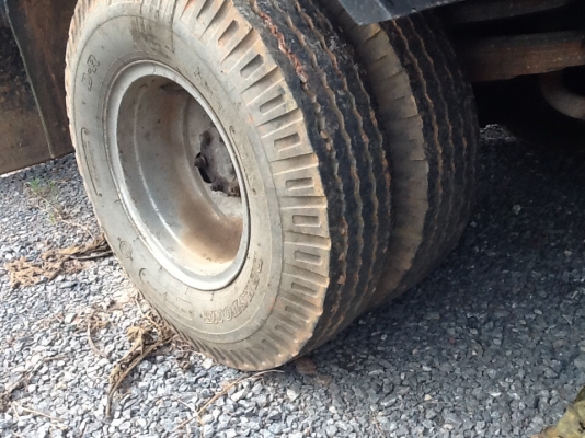 6 ล้อ อีซูสุ  (ไม่ดั้ม)  สภาพพร้อมใช้งาน  (ลองอ่านรายละเอียดด้านล่าางดู) เล่มพร้อม....โอน