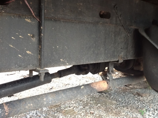 6 ล้อ อีซูสุ  (ไม่ดั้ม)  สภาพพร้อมใช้งาน  (ลองอ่านรายละเอียดด้านล่าางดู) เล่มพร้อม....โอน