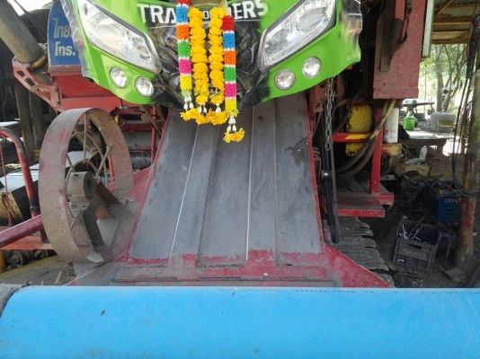 ขายรถเกี่ยวข้าวไทยเส็งยนต์