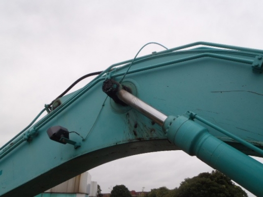 รถขุด Kobelco SK200-6ES #YN10-40374 นำเข้าเองจากญี่ปุ่น สนใจโทร. 080-6565422 (หนิง)
