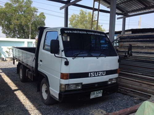 ขายรถบรรทุกไม่ติดเวลา เครื่องดี ภายในสวย ทำสีมาใหม่ เปลี่ยนแคชซีใหญ่สวยมาก เข้าเล่นแล้ว 250000