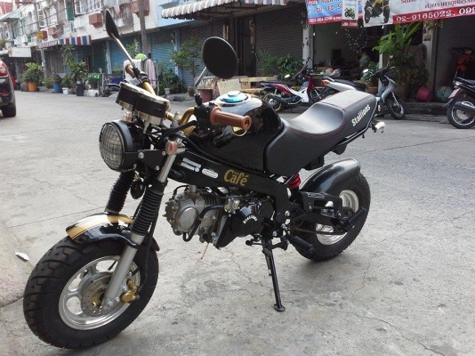 Stallion mini solo cafe สตาร์ทมือ เครื่อง 125 cc วิ่ง 100 กม.ซื้อเงินสดป้ายแดงมาได้เดือนเดียว มีเล่มพร้อม ภาษีพรบ.เต็มทั้งปี คุ้มมากๆ เจ้าของใช้ไม่ถนัดเอามาเทิร์นคันอื่นที่ร้านไป รถสวยมาก พอๆป้ายแดง