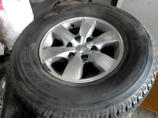 ขายยาง+แม๊ก ปาเจโร่และฟอจูนเนอร์ครับ