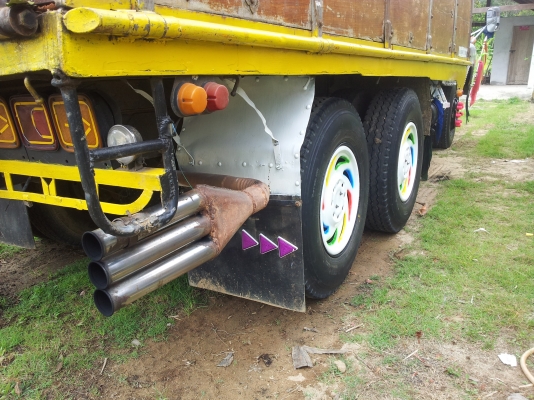 ขายสิบล้อหน้ายาวเพลาเดียวช่วงล่างใหญ่รถสวยมากเลยครับพร้อมใช้พร้อมโอน