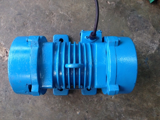ขายมอเตอร์สั่น-เขย่า Tokyo vibrating motor ขนาด 1HP. 380V made in Japan สภาพดี สั่นแรงมาก พร้อมใช้งา ขายมอเตอร์สั่น-เขย่า Tokyo vibrating motor ขนาด 1HP. 380V made in Japan สภาพดี สั่นแรงมาก พร้อมใช้งา