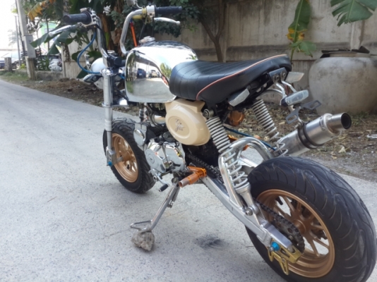 กอลิล่า ริ้วก้า150cc