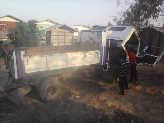 หกล้อดั้ม มิตรซู แคนเตอร์ 115แรง สภาพพร้อมใช้งาน ทะเบียนพร้อมใช้