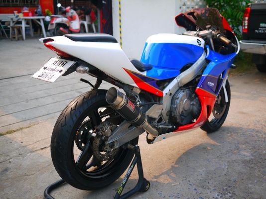 ขาย Cbr400 พร้อมทะเบียนแท้ แฟริ่ง Rc212 สีใหม่เพิ่งทำสดๆร้อนๆ ท่อสูตรลั่นๆ