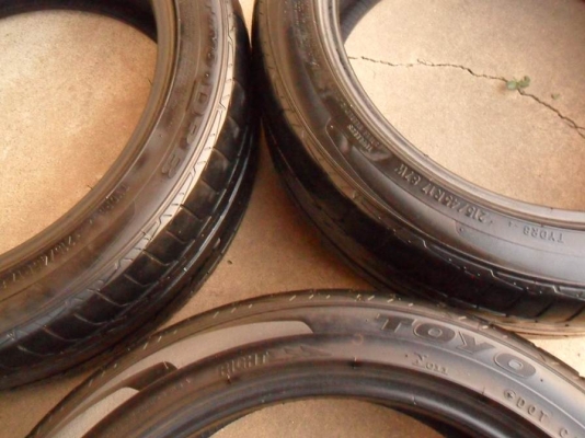 ยางขอบ17(4เส้น2,400บ)โตโย 215-45 R17ลงพื้นปี12 ยางขอบ17(4เส้น2,400บ)โตโย 215-45 R17ลงพื้นปี12