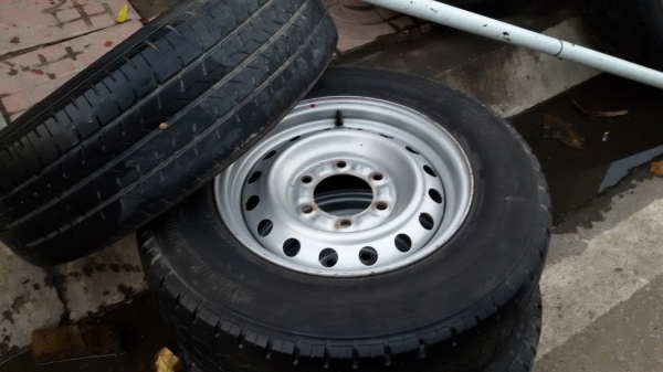 ขายกะทะขอบ15 6รูพร้อมยางชุดละ3200