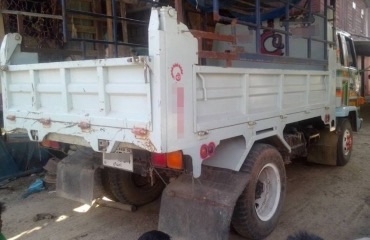 ISUZU ROCKY 175 HP 6BG1 หกล้อดั๊มพ์ หัวเก๋งแล็ปลายอย่างสวยภายในเก๋งคอนโซลสวย แอร์ พวงมาลัยเพาเวอร์ ระบบเบรคทริ๊ปฟี้ครบ เครื่องแรงดีไม่เยิ้ม ช่วงล่างคัชซีสวยตลอดทั้งเส้น ยาง 8.25 ขอบ 16 สภาพดี 70\% พร้อมใช้งาน เอกสารทะเบียนครบพร้อม ราคาต่อรองได้ครับ