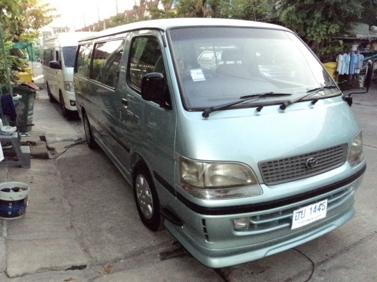 รถตู้หลังคาเตี้ยช่วงยาว