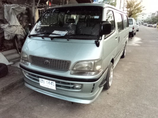 รถตู้หลังคาเตี้ยช่วงยาว