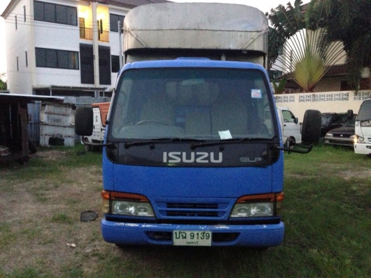 ISUZU NKR สี่ล้อไม่ติดเวลา สภาพพร้อมใช้งานแถมหลังคาด้านหลังไปด้วยเลย
